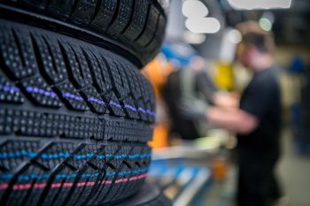Continental e la Svolta Sostenibile: Tutti gli Stabilimenti Europei Ottengono la Certificazione ISCC PLUS