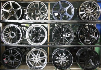 Guida alla scelta estetica per i tuoi cerchi auto: bicolore, lucidi o opachi?