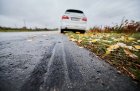 Come evitare l’aquaplaning: prevenzione e profondità del battistrada